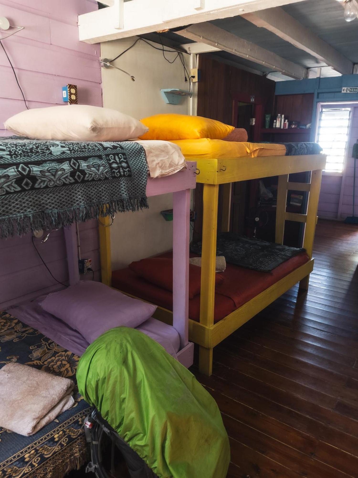Anda Di Hows Hostel Placencia Luaran gambar