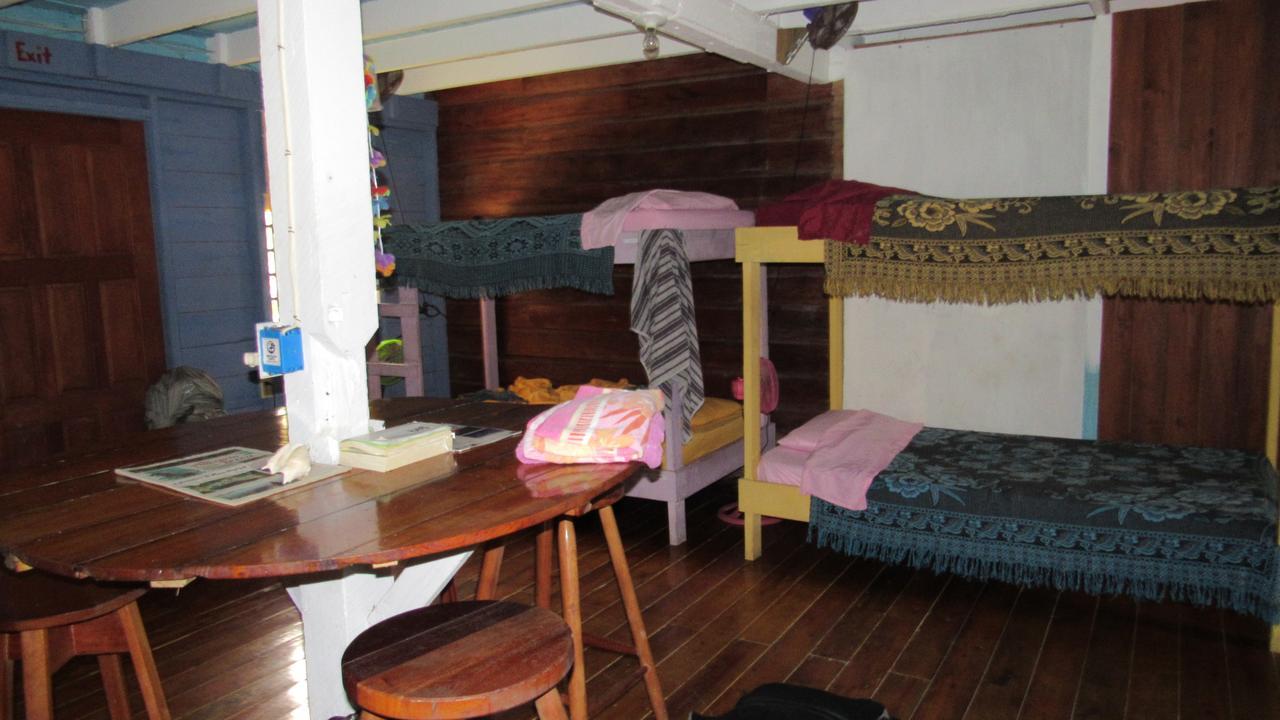 Anda Di Hows Hostel Placencia Luaran gambar