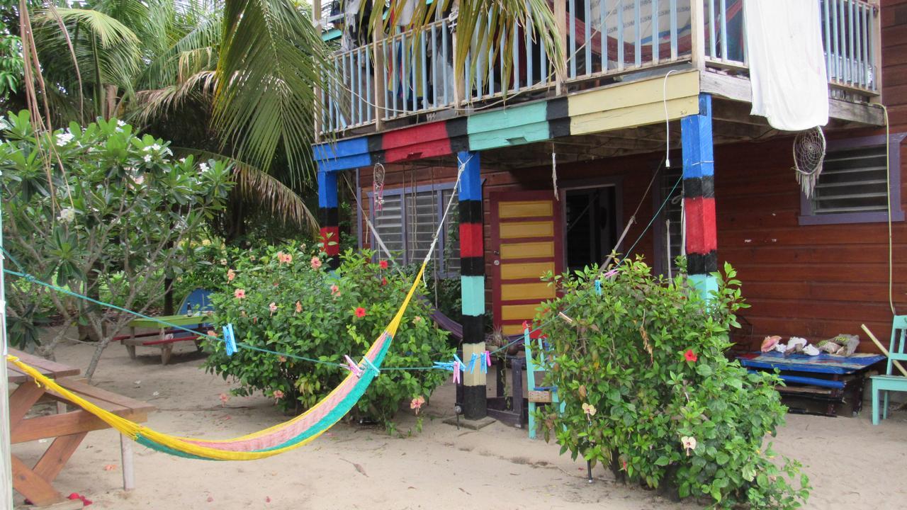 Anda Di Hows Hostel Placencia Luaran gambar