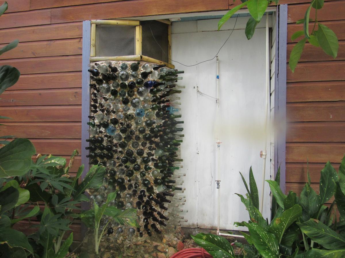 Anda Di Hows Hostel Placencia Luaran gambar