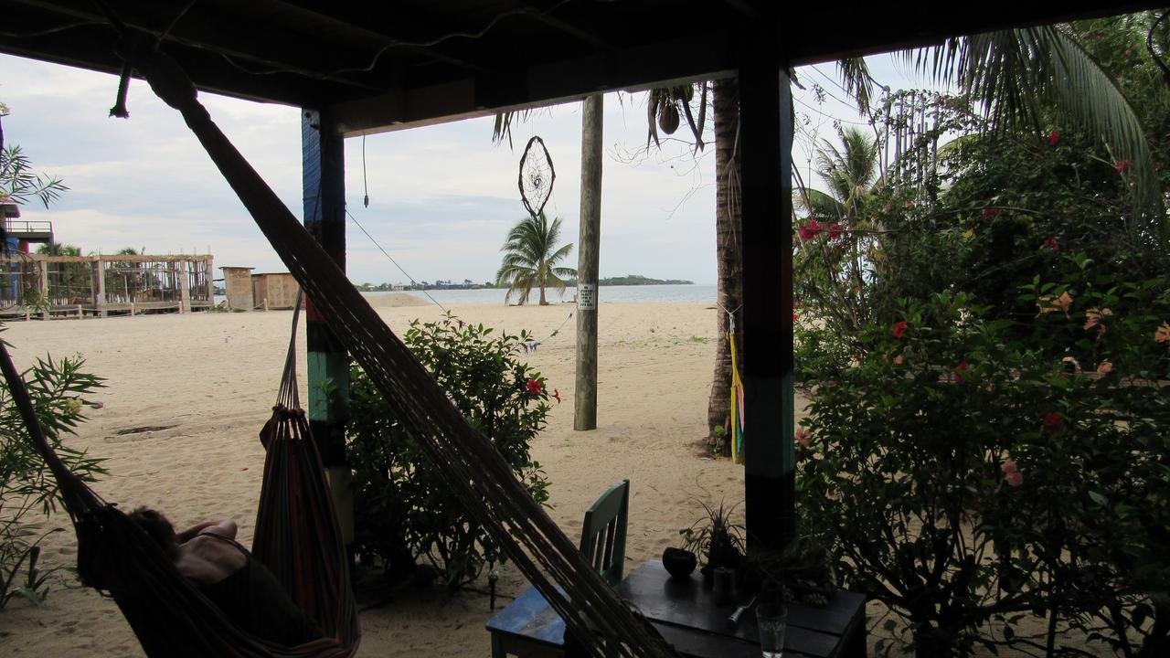 Anda Di Hows Hostel Placencia Luaran gambar